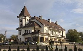 Status Hotel